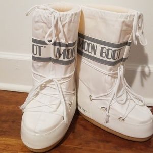 NWOT Tecnica Moon Boots